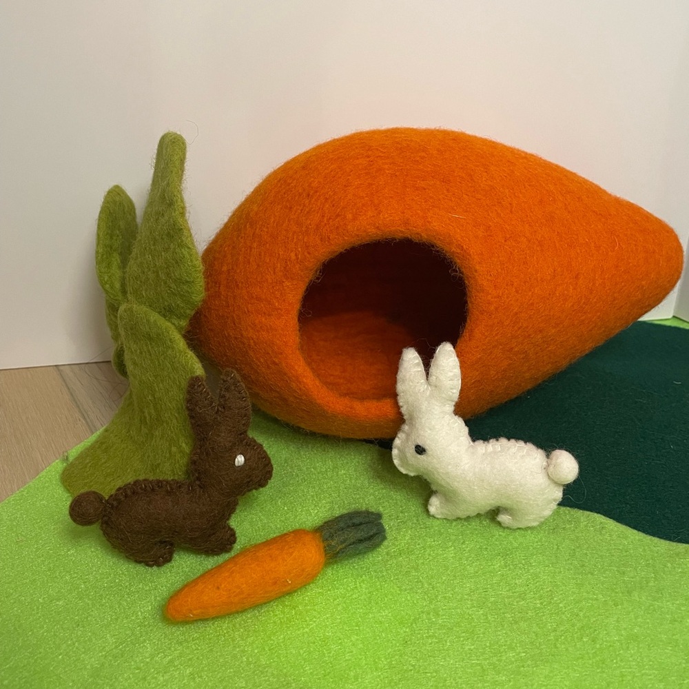 *SOLD* Felt Carrot & Rabbits - Picture 4 of 5